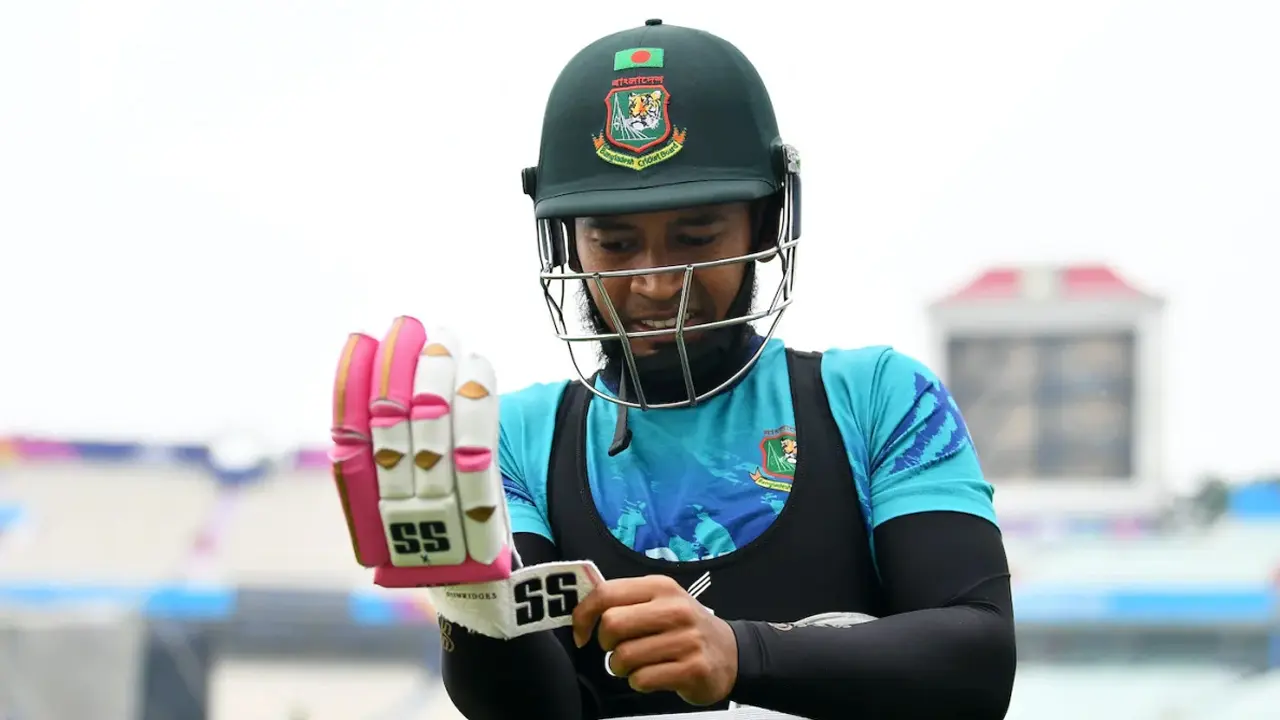 ‘লজ্জার’ যে রেকর্ডে সবার ওপরে মুশফিক