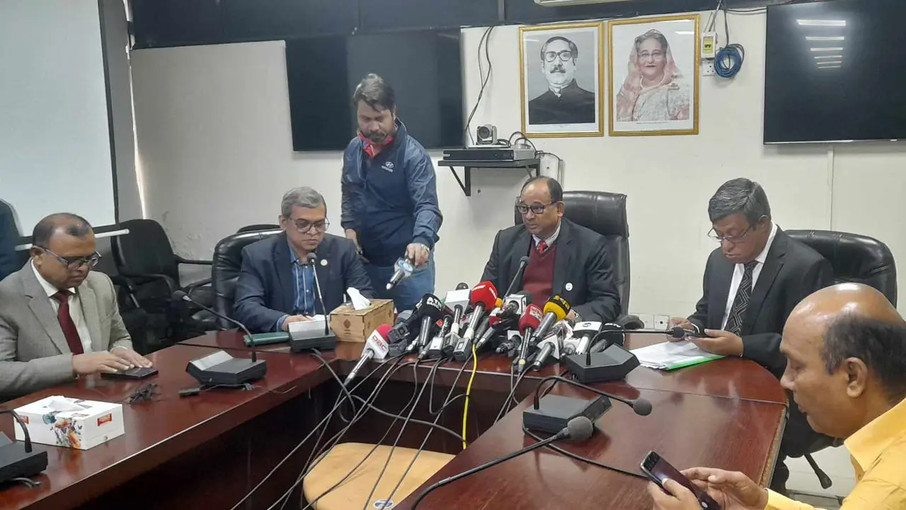 বর্তমানে রেল চলাচলে হুমকি তৈরি হয়েছে : মন্ত্রী
