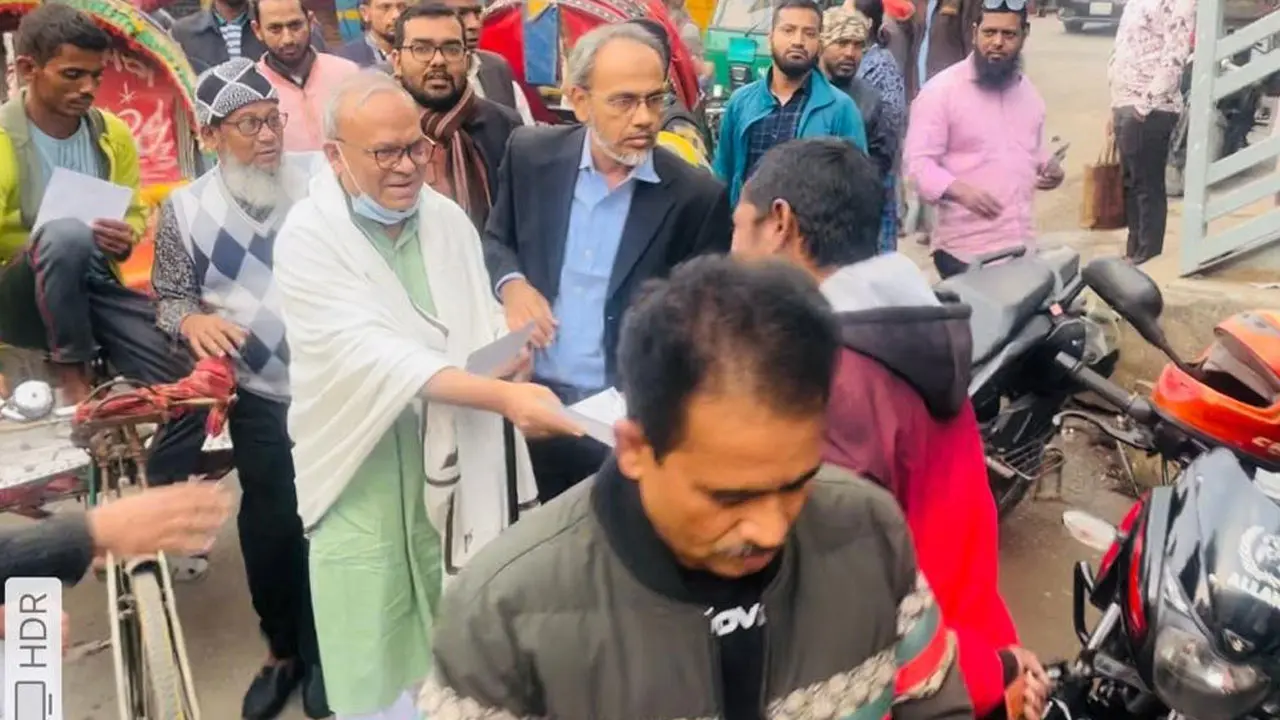হুমকি-ভয় দেখিয়ে মানুষকে ভোট কেন্দ্রে নেওয়া যাবে না : রিজভী