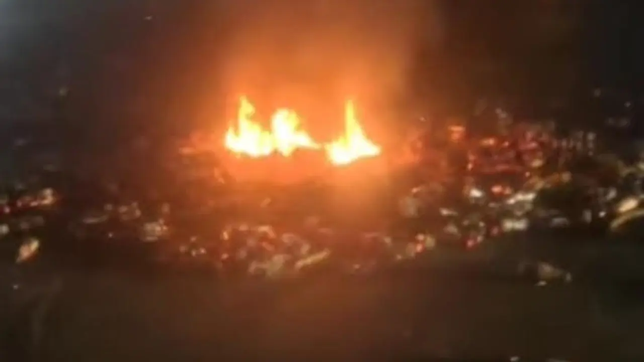 টায়ার জ্বালিয়ে ঢাকা-চট্টগ্রাম মহাসড়ক অবরোধের চেষ্টা