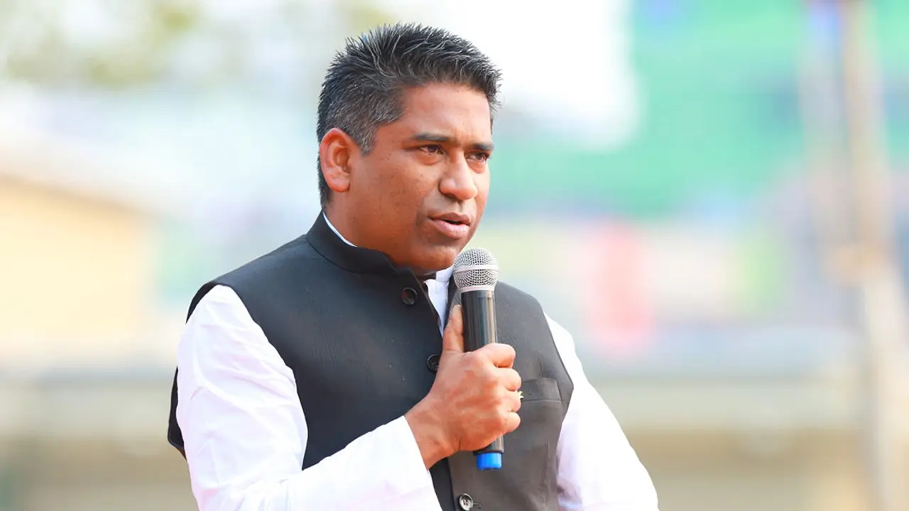 হাইকোর্টে প্রার্থিতা ফেরত পেলেন সাদিক আব্দুল্লাহ