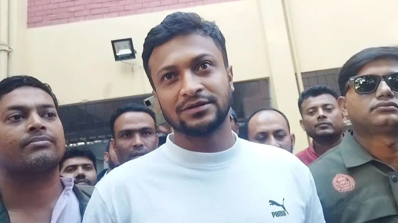 আচরণবিধি লঙ্ঘন, শোকজের জবাব দিলেন সাকিব