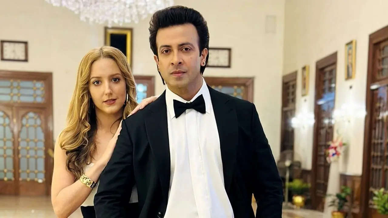 বঙ্গভবনে মার্কিন নায়িকার সঙ্গে ফ্রেমবন্দি শাকিব খান