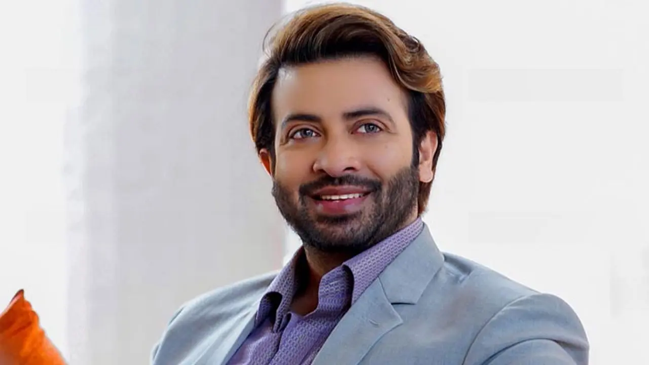 অনুষ্ঠান শুরু হতে দেরি হওয়ায় ভাঙচুর, রক্ষা পেলেন শাকিব 