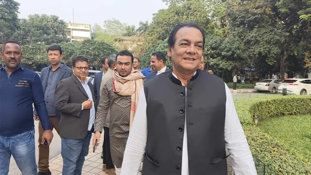 অবশেষে প্রার্থিতা ফিরে পেলেন আ.লীগের শামীম হক