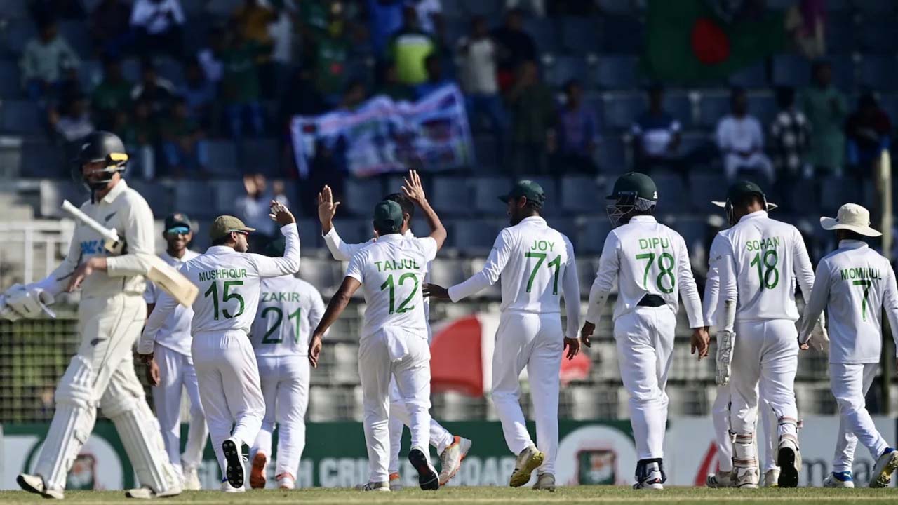জয় থেকে ৩ উইকেট দূরে বাংলাদেশ