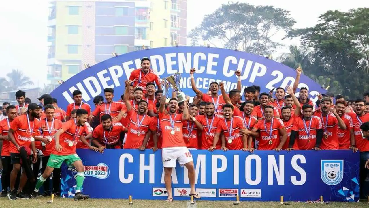 ১০ জন নিয়েই চ্যাম্পিয়ন কিংস