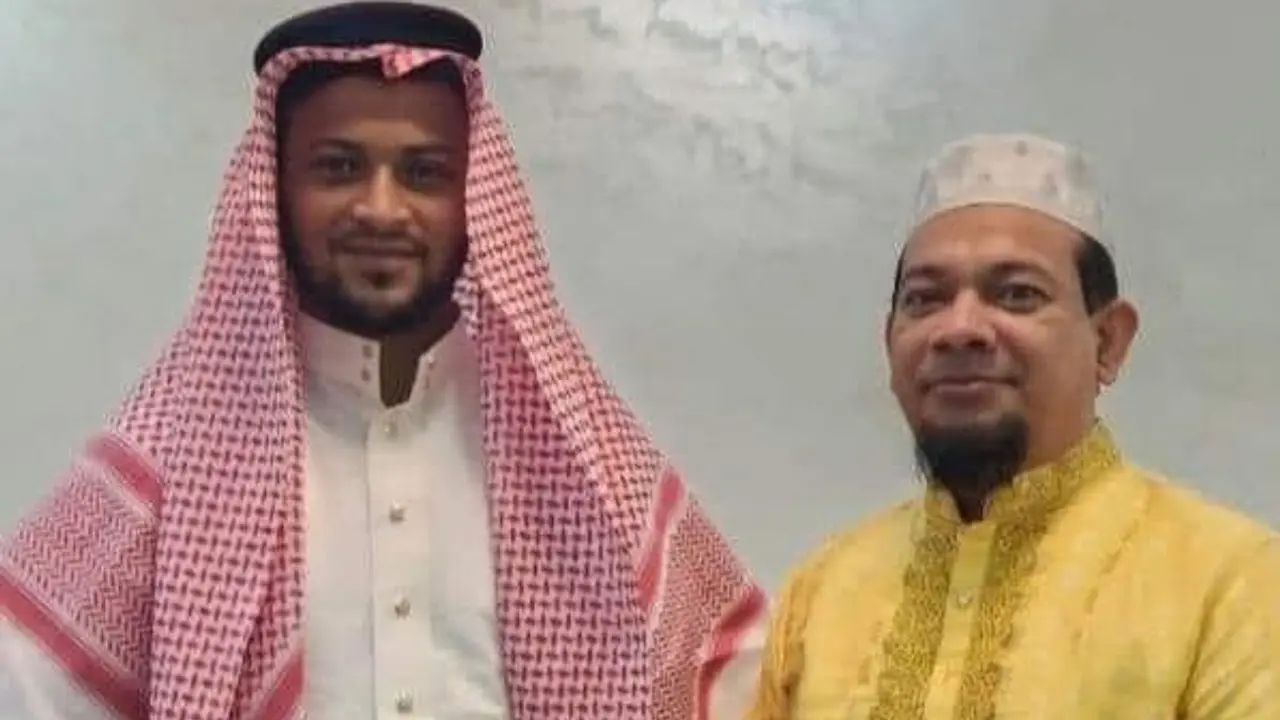 ওমরাহ হজ করে দেশে ফিরেছেন সাকিব