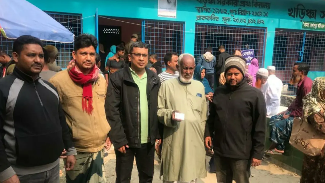 স্মার্টকার্ড বিতরণ : লক্ষাধিক ভোটারকে ভয়েস কল আ.লীগ নেতার