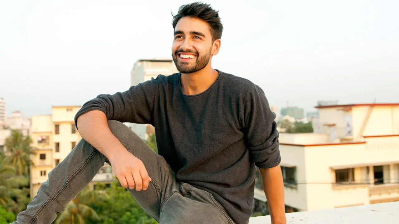 আপনি কতটা আকর্ষণীয়? মিলিয়ে নিন