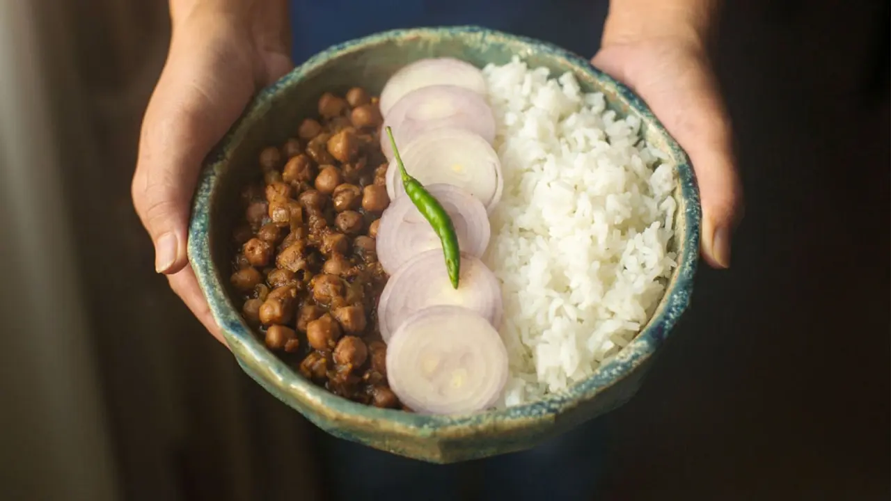 ভাতের সঙ্গে কাঁচা মরিচ খেলে কী হয়?