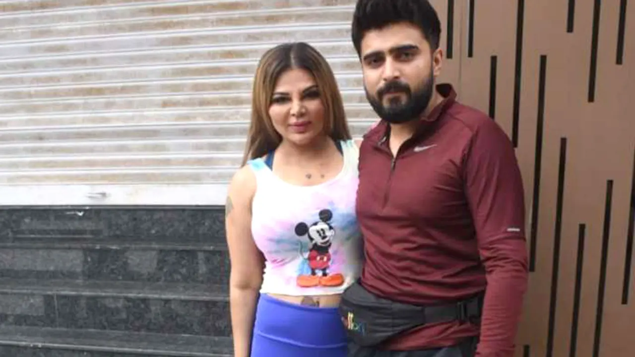 রাখির স্বামীর বিরুদ্ধে ইরানি তরুণীর এফআইআর