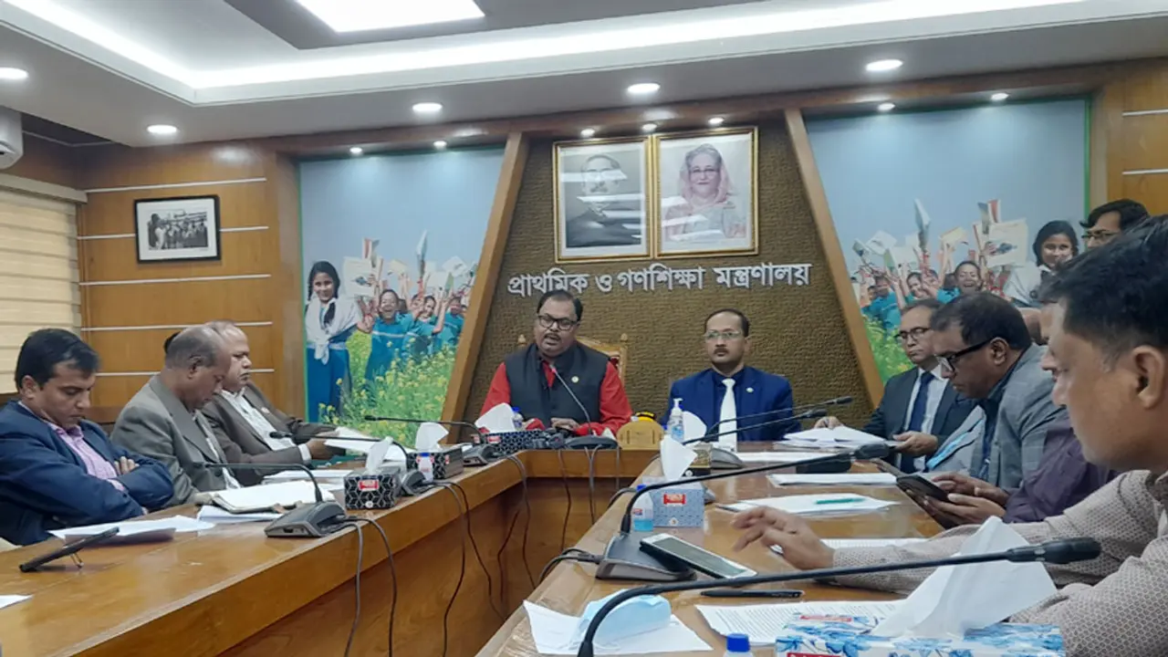 চলতি মাসেই প্রাথমিক শিক্ষকদের বদলি