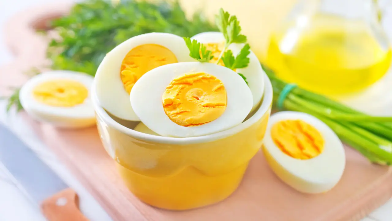 ডিমের কুসুম খাওয়ার উপকারিতা