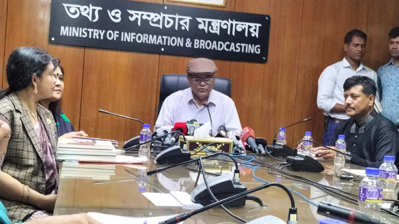 ‘শর্তানুযায়ী খালেদা জিয়ার রাজনীতি করতে পারার কথা নয়’