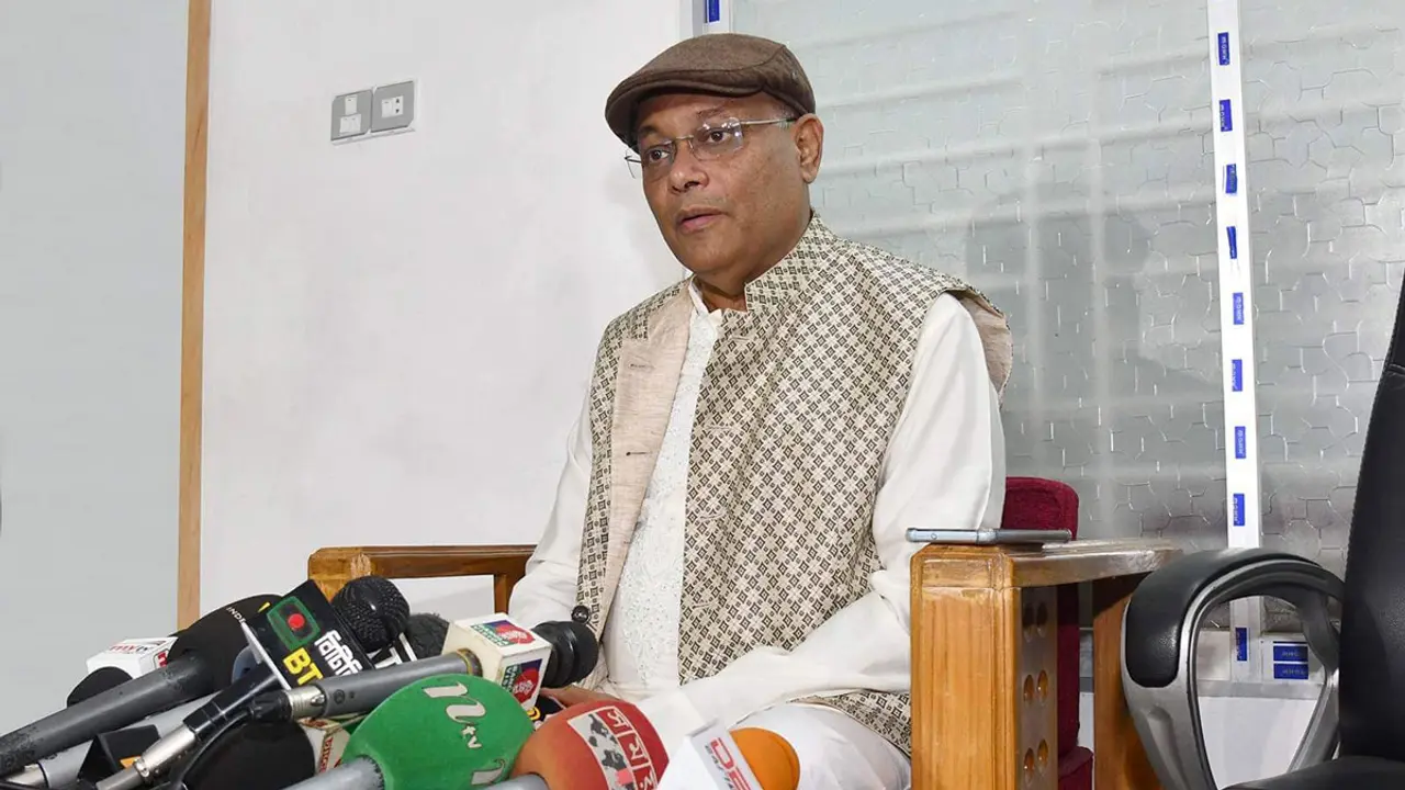 শিক্ষিত হয়েও মূর্খের মতো ফখরুল বারবার একই কথা বলছেন কেন?