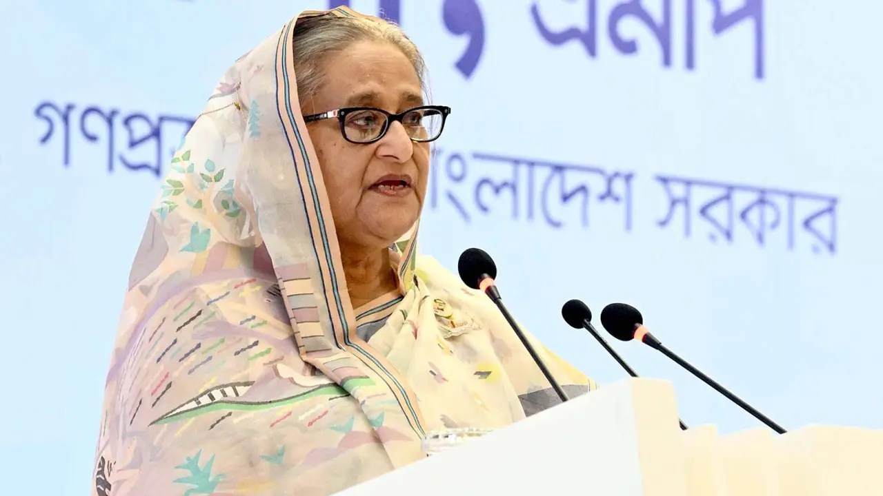 রাজস্ব আয় আরও বাড়ানোর পদক্ষেপ নিতে হবে : প্রধানমন্ত্রী