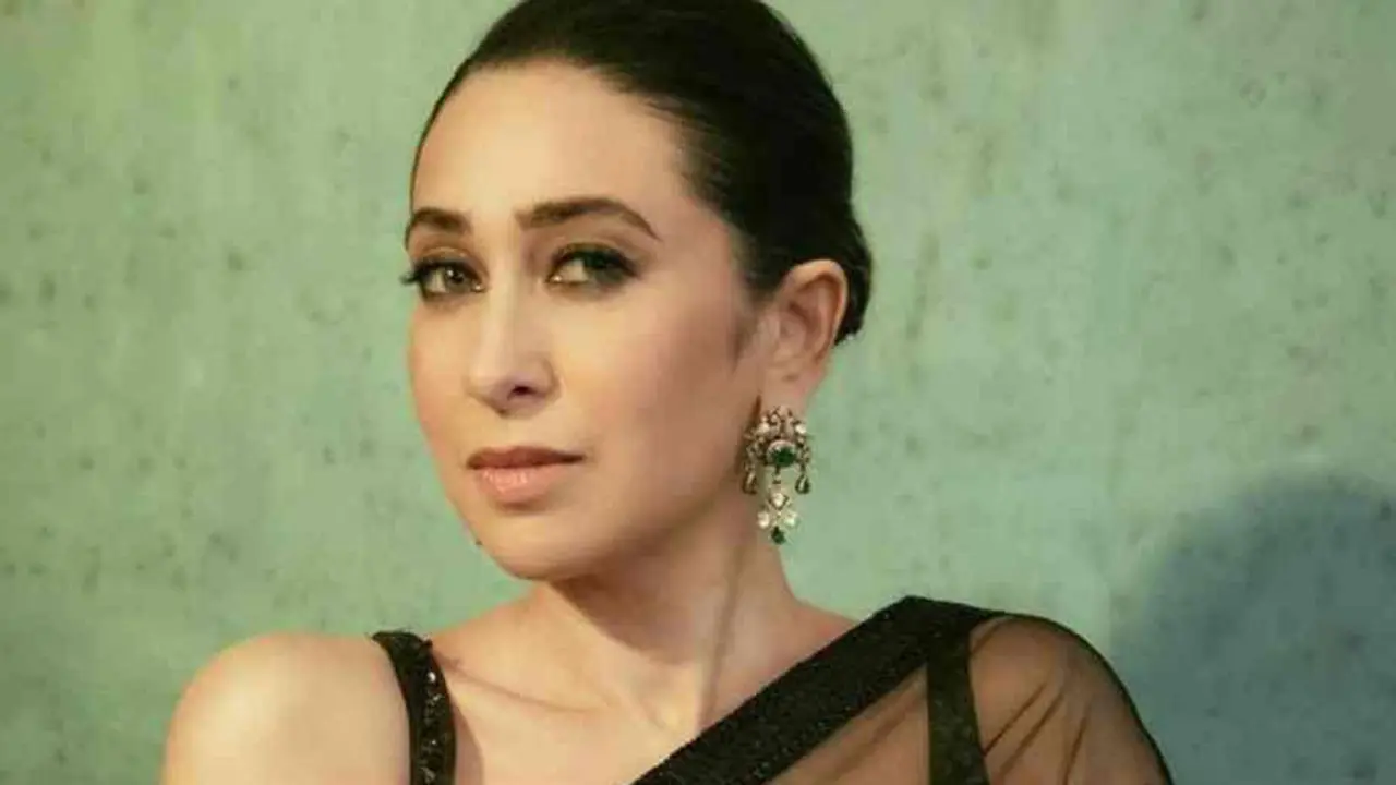 নতুন রূপে কারিশমা কাপুর