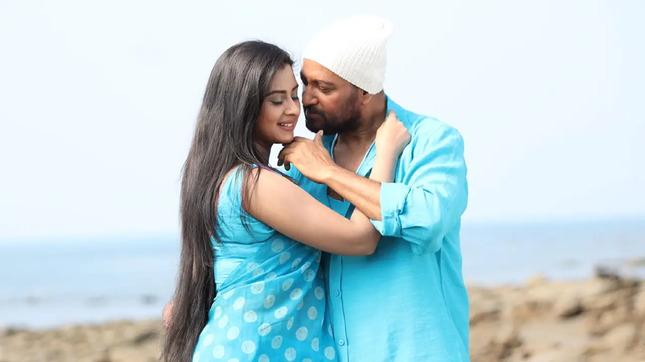 ‘মেঘের নৌকা’য় ভাসলেন মাহফুজ-বুবলী