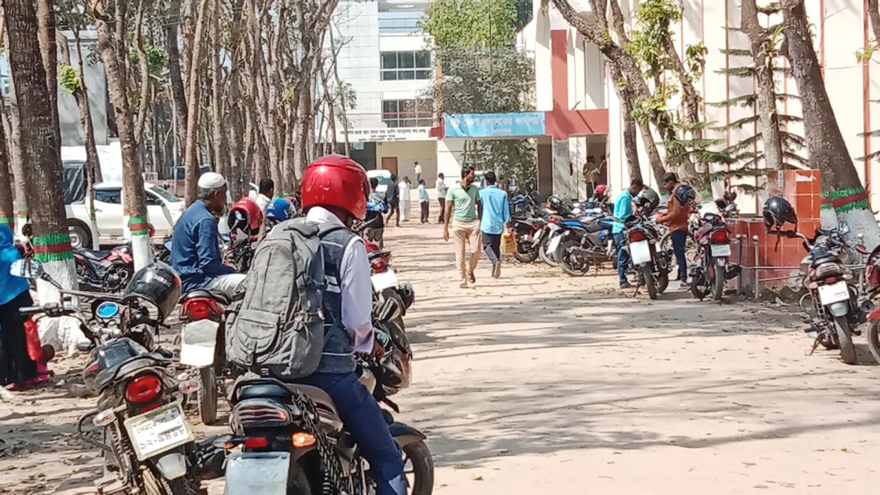 নেত্রকোণা বিআরটিএ : দালাল ধরলে পাস, পরীক্ষাও দিতে হয় না!