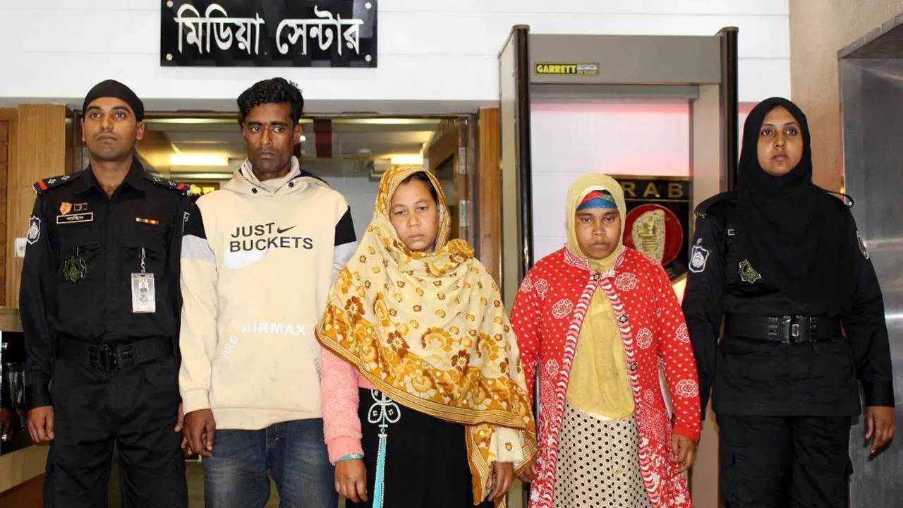 নদী পথে হেরোইন নিয়ে আসছেন নারীরা