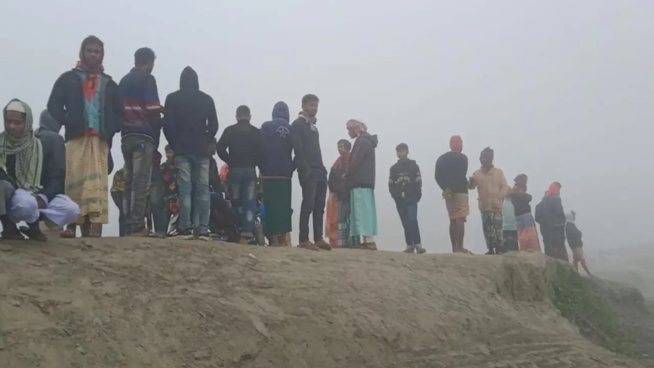বরযাত্রীর সঙ্গে বাজি ধরে সাঁতরে নদী পারের চেষ্টা, যুবক নিখোঁজ