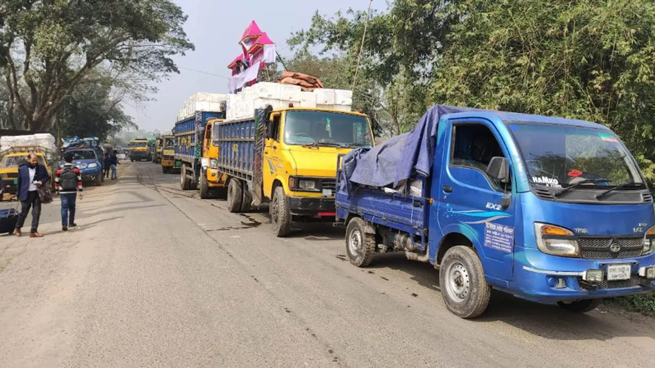আখাউড়া স্থলবন্দর দিয়ে ফের মাছ রপ্তানি শুরু