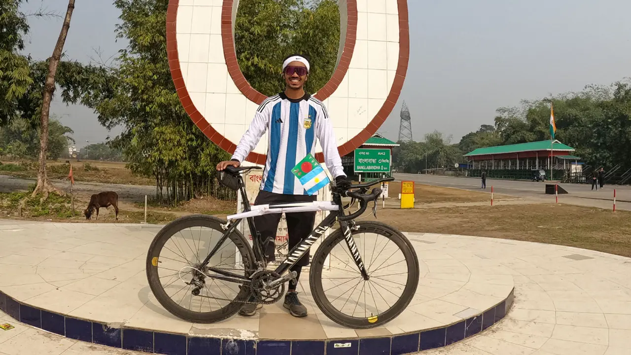 মেসির জয় উদযাপনে সাইকেলে টেকনাফ থেকে তেঁতুলিয়ায় তাম্মাত