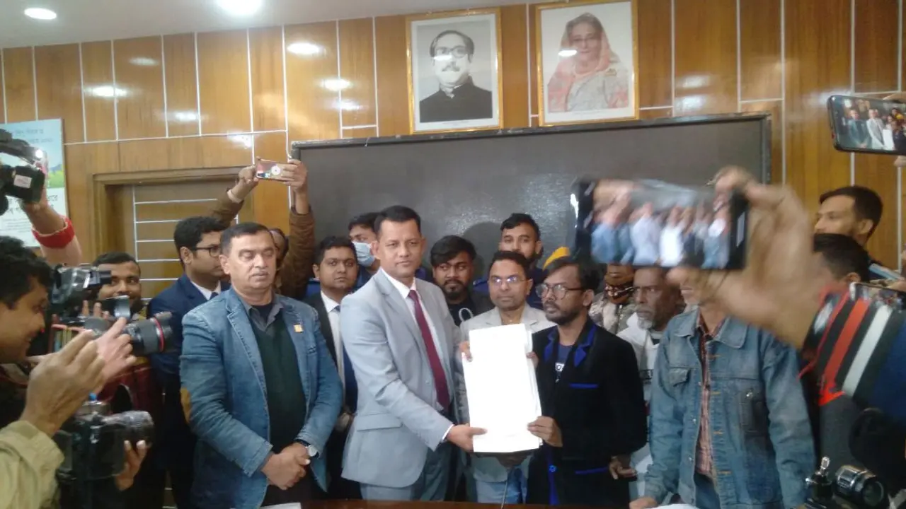 বগুড়ার দুই আসনে হিরো আলমসহ ২০ প্রার্থীর মনোনয়নপত্র জমা
