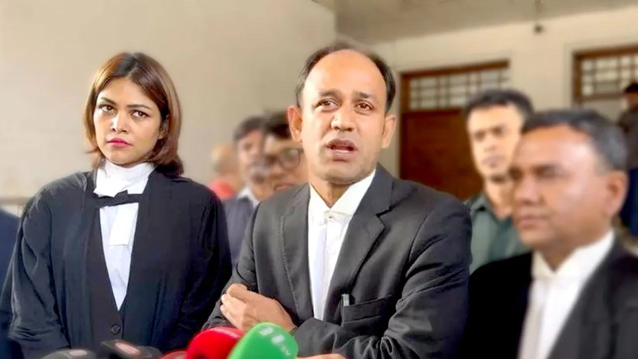 ব্যারিস্টার সুমনের পাশে দাঁড়ালেন মডেল পিয়া জান্নাতুল