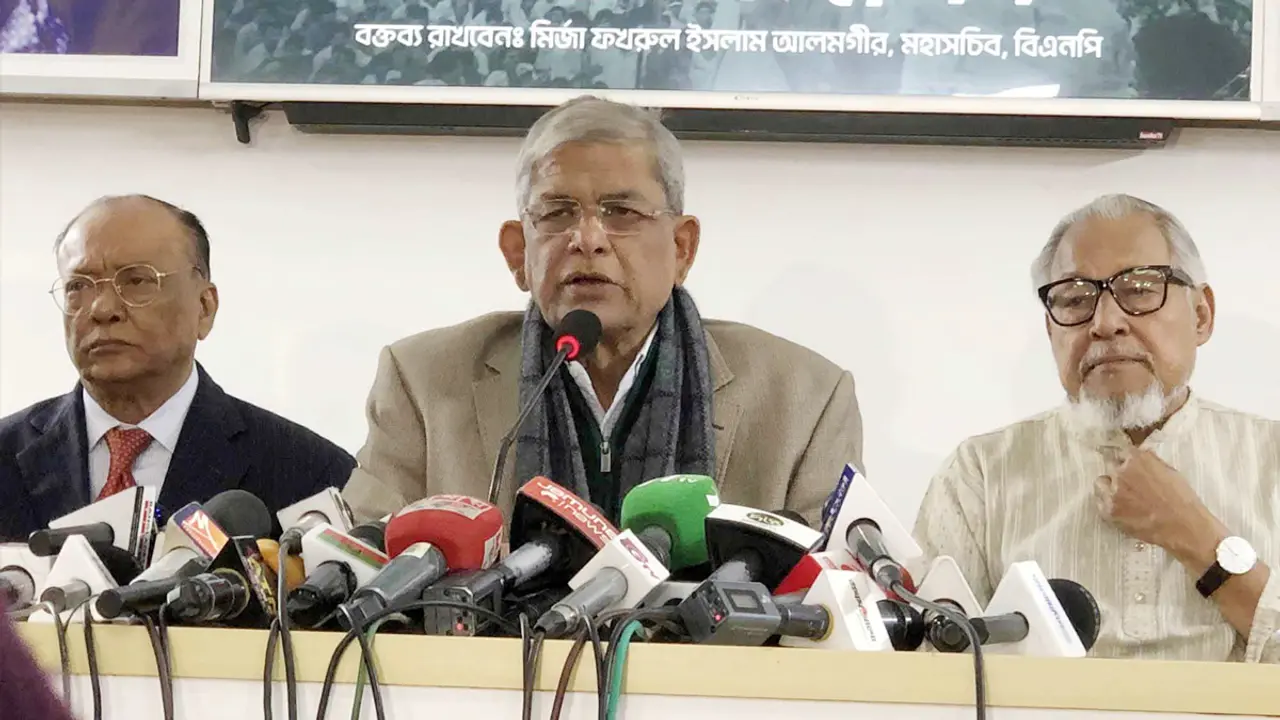 পতন দেখতে পেয়ে অসংলগ্ন কথা বলছেন আ.লীগ নেতারা : মির্জা ফখরুল