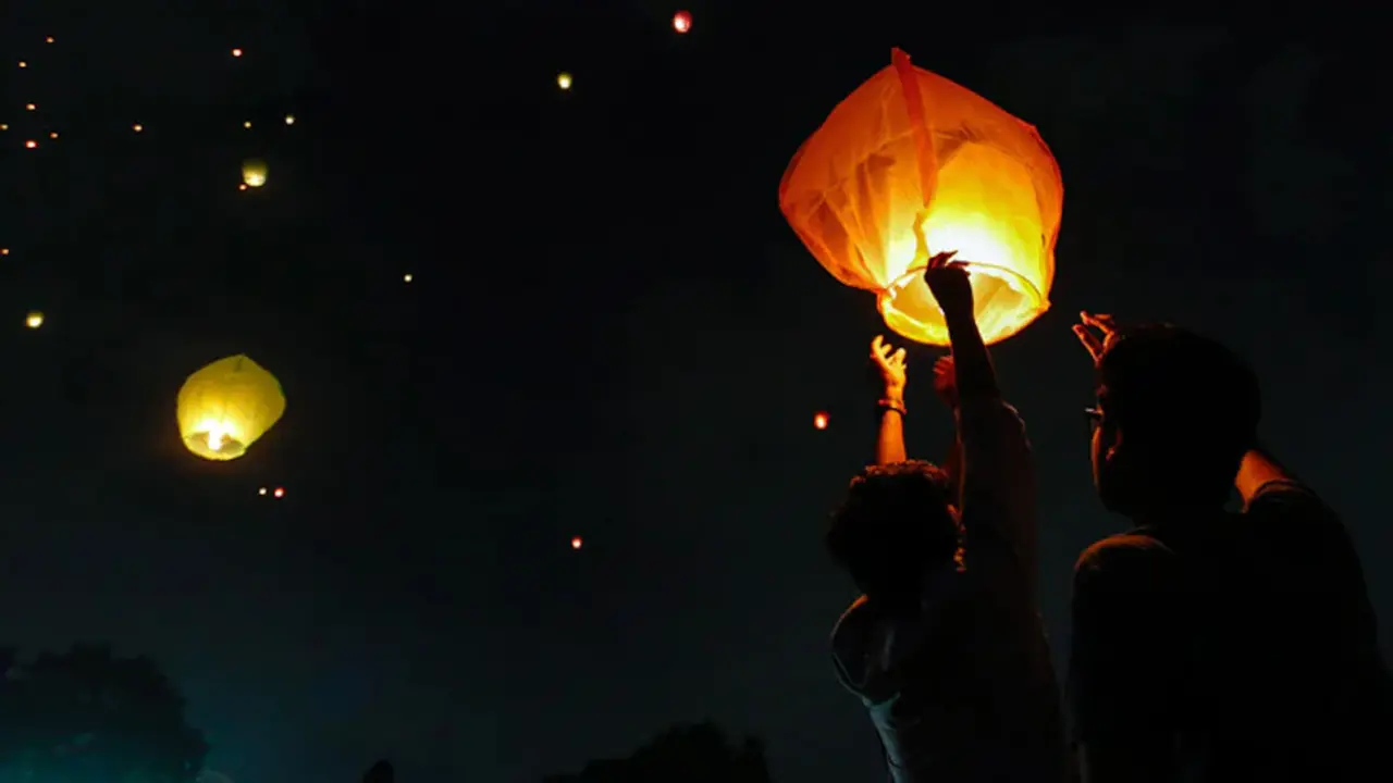 ফানুস পড়ে ঢাকার দুই স্থানে আগুন