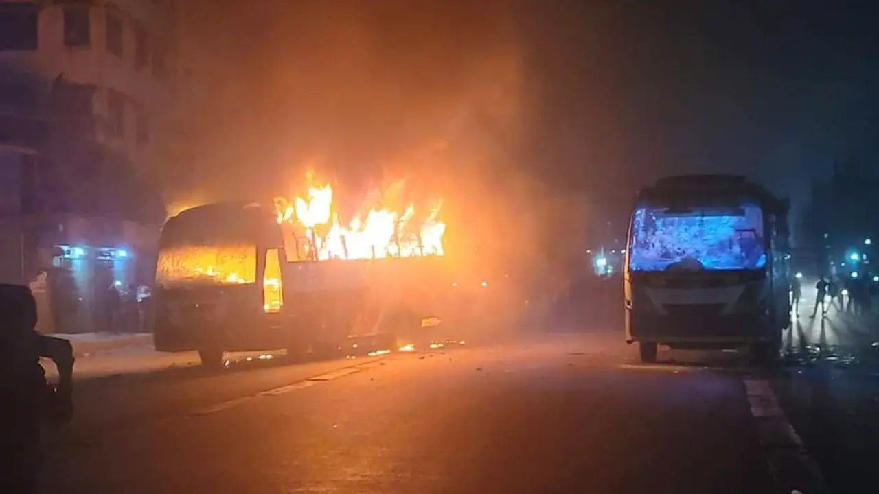 গাজীপুরে তিনটি বাসে আগুন