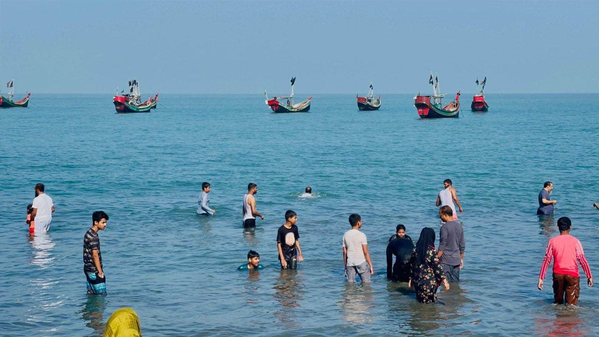 সেন্টমার্টিনে ফিরেছে প্রাণচাঞ্চল্য