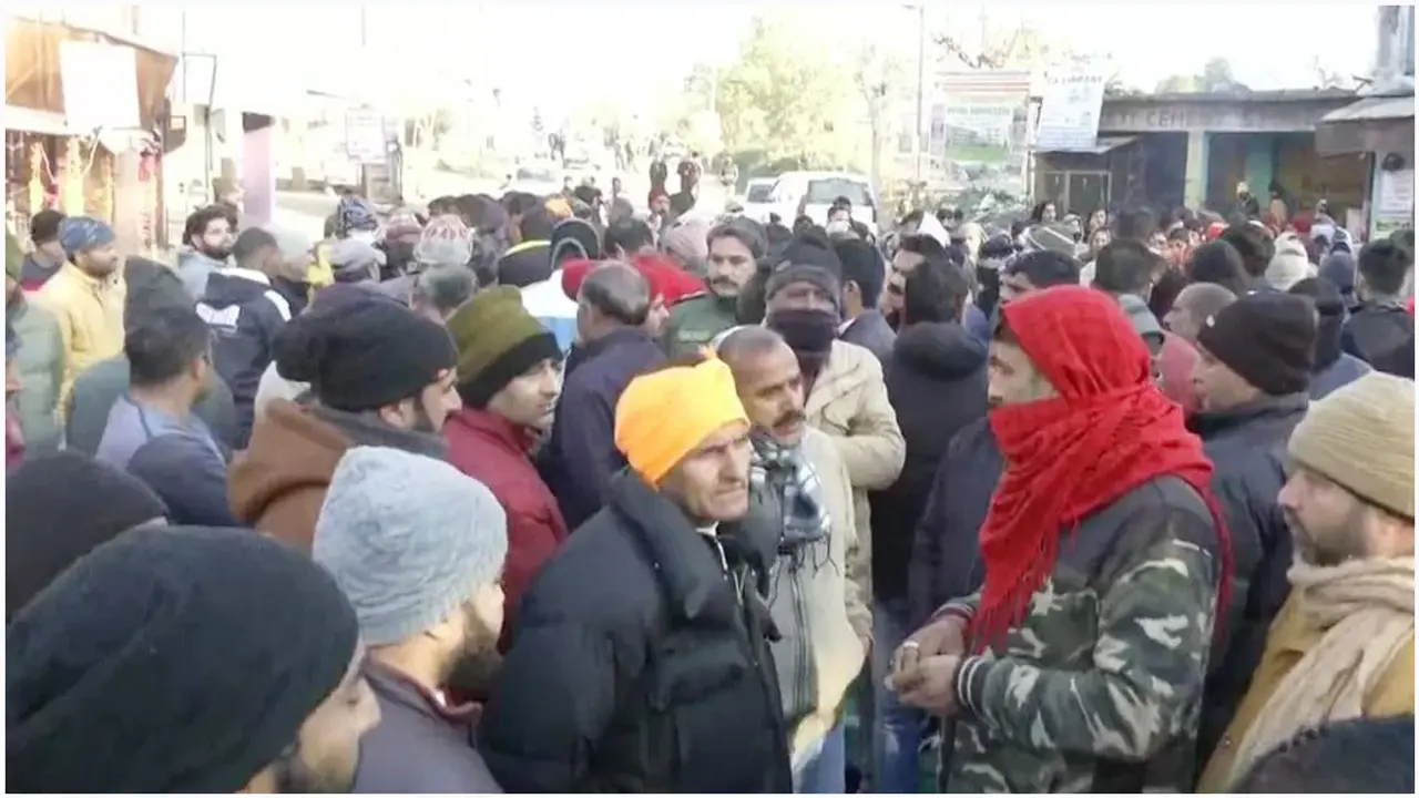 ভারত-নিয়ন্ত্রিত কাশ্মিরে হামলায় নিহত অন্তত ৫, ব্যাপক উত্তেজনা