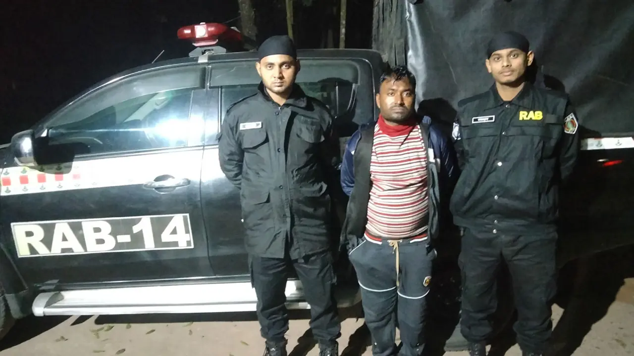 কিশোরগঞ্জে ট্রেনের টিকিটসহ কালোবাজারি আটক