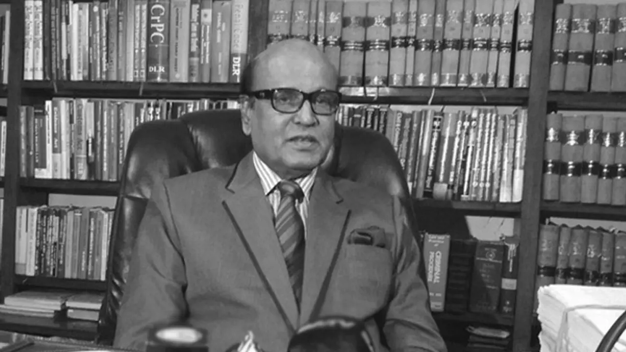 সুপ্রিম কোর্টে খন্দকার মাহবুব হোসেনের জানাজা দুপুরে