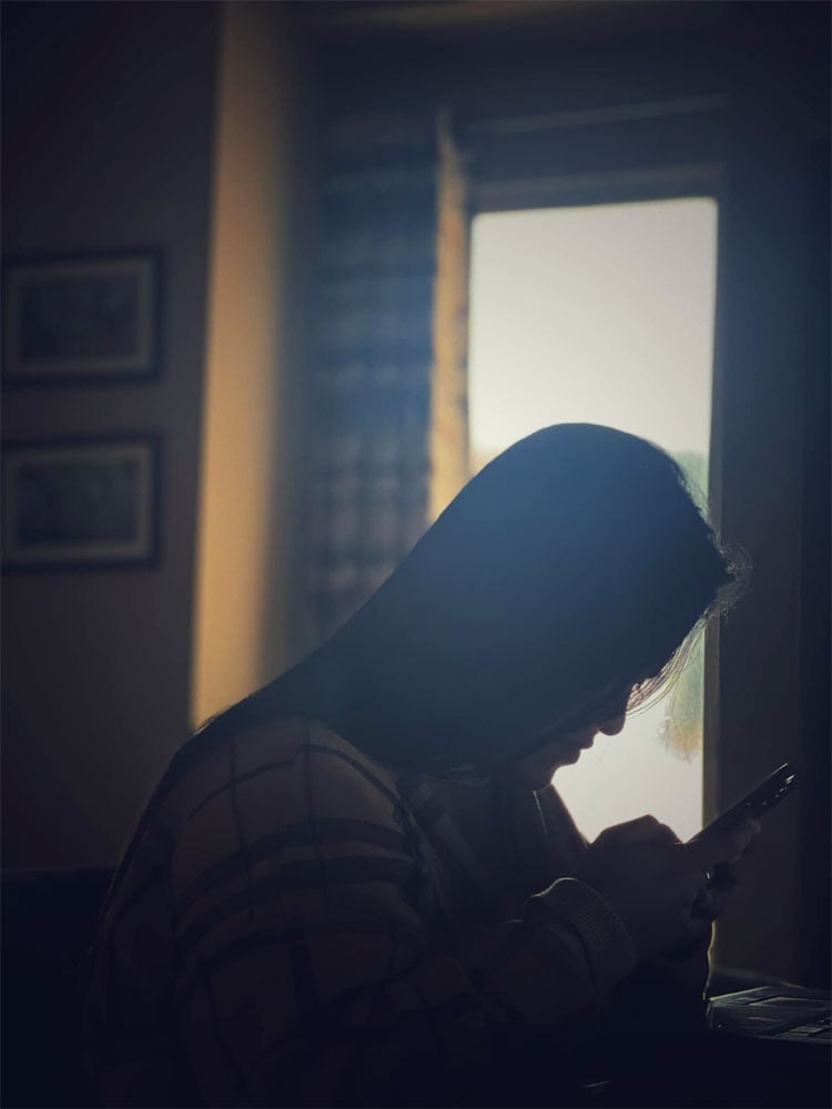 পলাশের সদ্য তোলা ছবিতে স্ত্রী নাফিসা