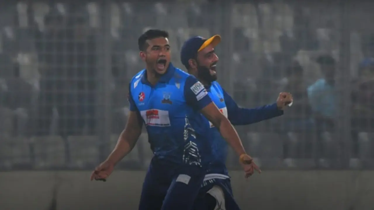 ১০৯ রান তাড়া করেও জিততে পারল না খুলনা