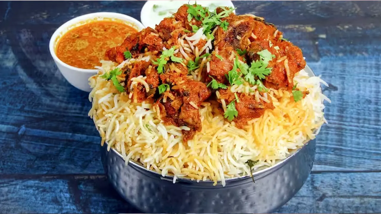 এক বছরে ৩,৩৩০ বার খাবার অর্ডার দিয়ে রেকর্ড!
