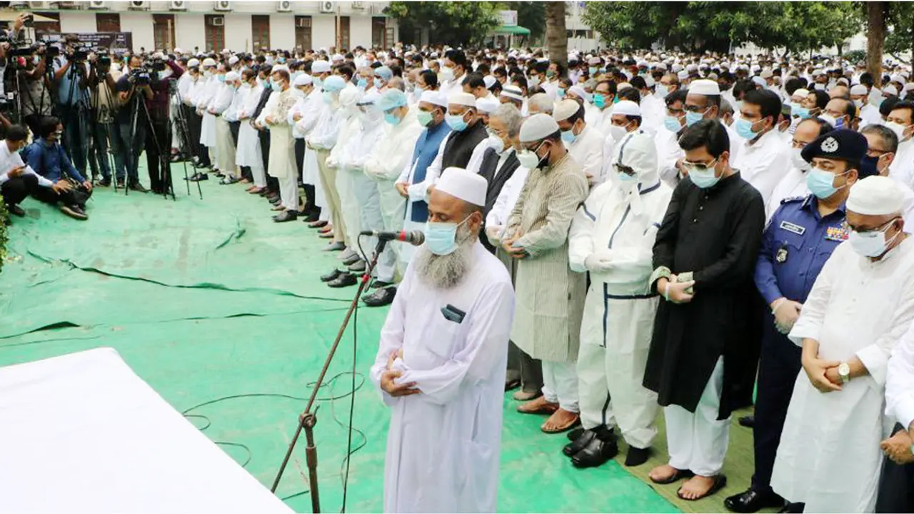 নারী-পুরুষের কাফন পরানোর নিয়ম