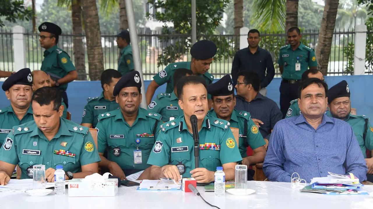 সরকারি সম্পদের প্রতি সতর্ক থাকার নির্দেশ ডিএমপি সদস্যদের