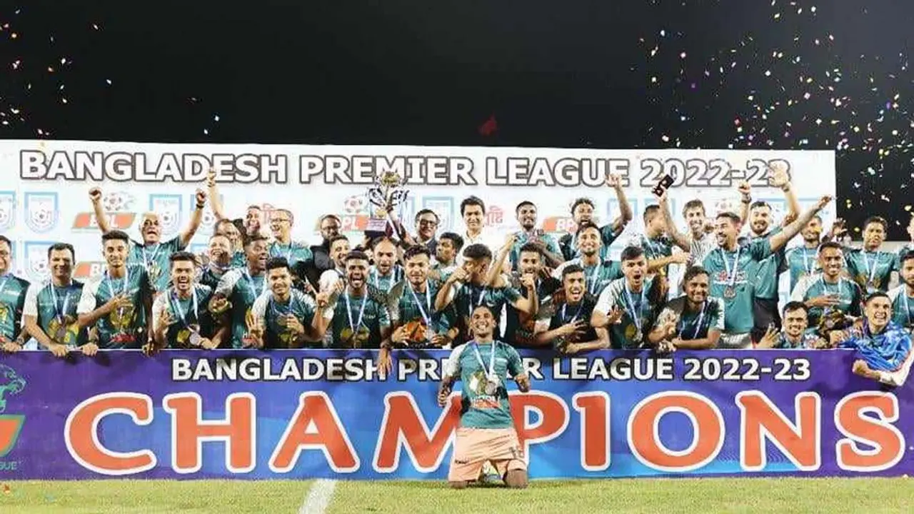 ৬০ এ ৫৫ নিয়ে ট্রফি স্পর্শ কিংসের