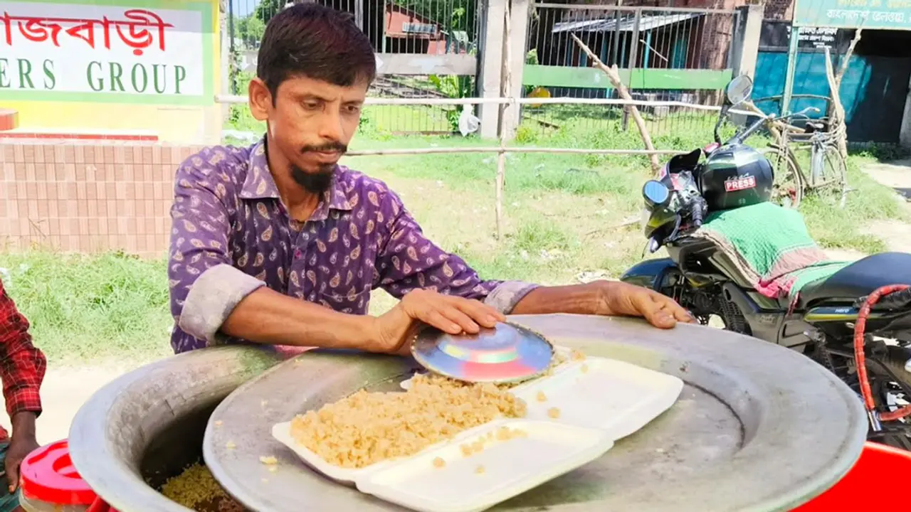 ৫০ টাকায় মিলছে চিকেন বিরিয়ানি