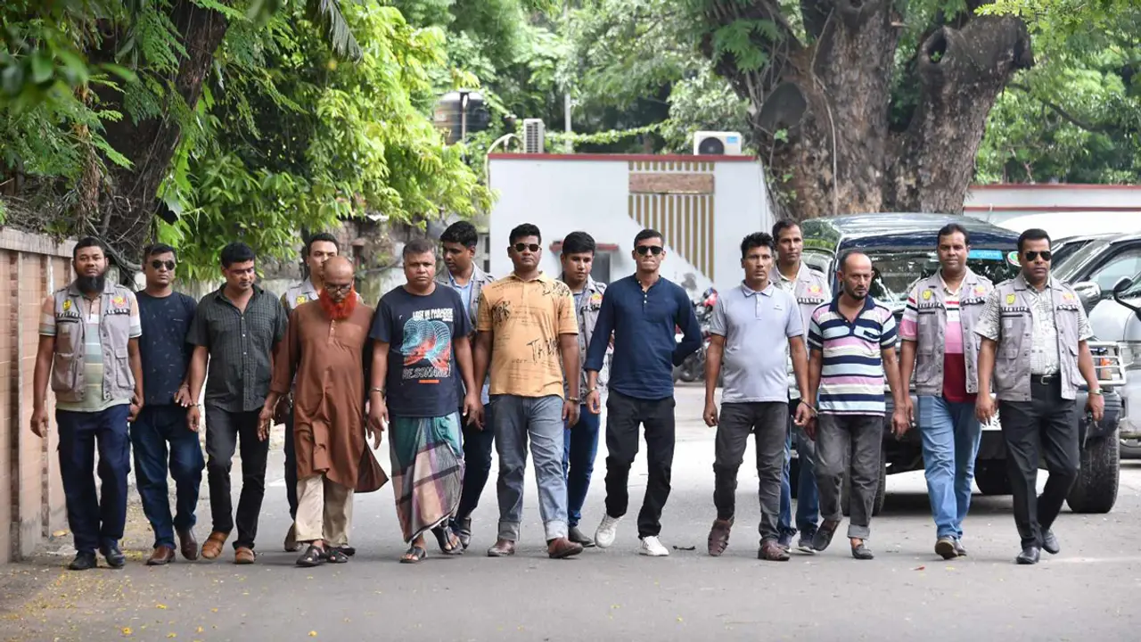 ডিবির সোর্স থেকে শহিদ মাঝি এখন ডাকাত