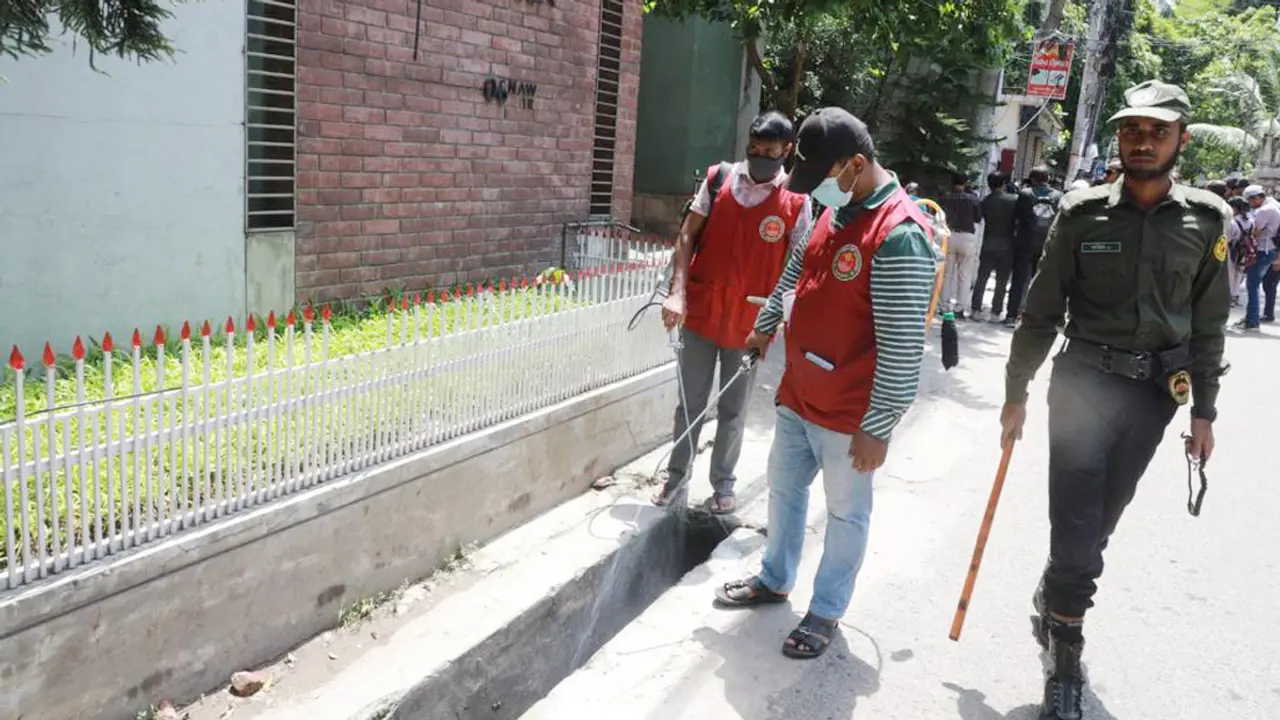 ডেঙ্গু আতঙ্ক : সিটি কর্পোরেশন কী করে বুঝি না