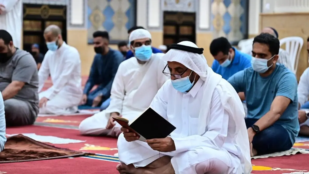 একজন মুসলিম প্রতিদিন যেভাবে আমল করবেন