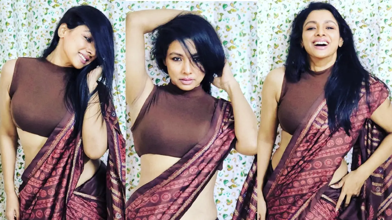 শাড়িতে উত্তাপ ছড়ালেন রুনা খান