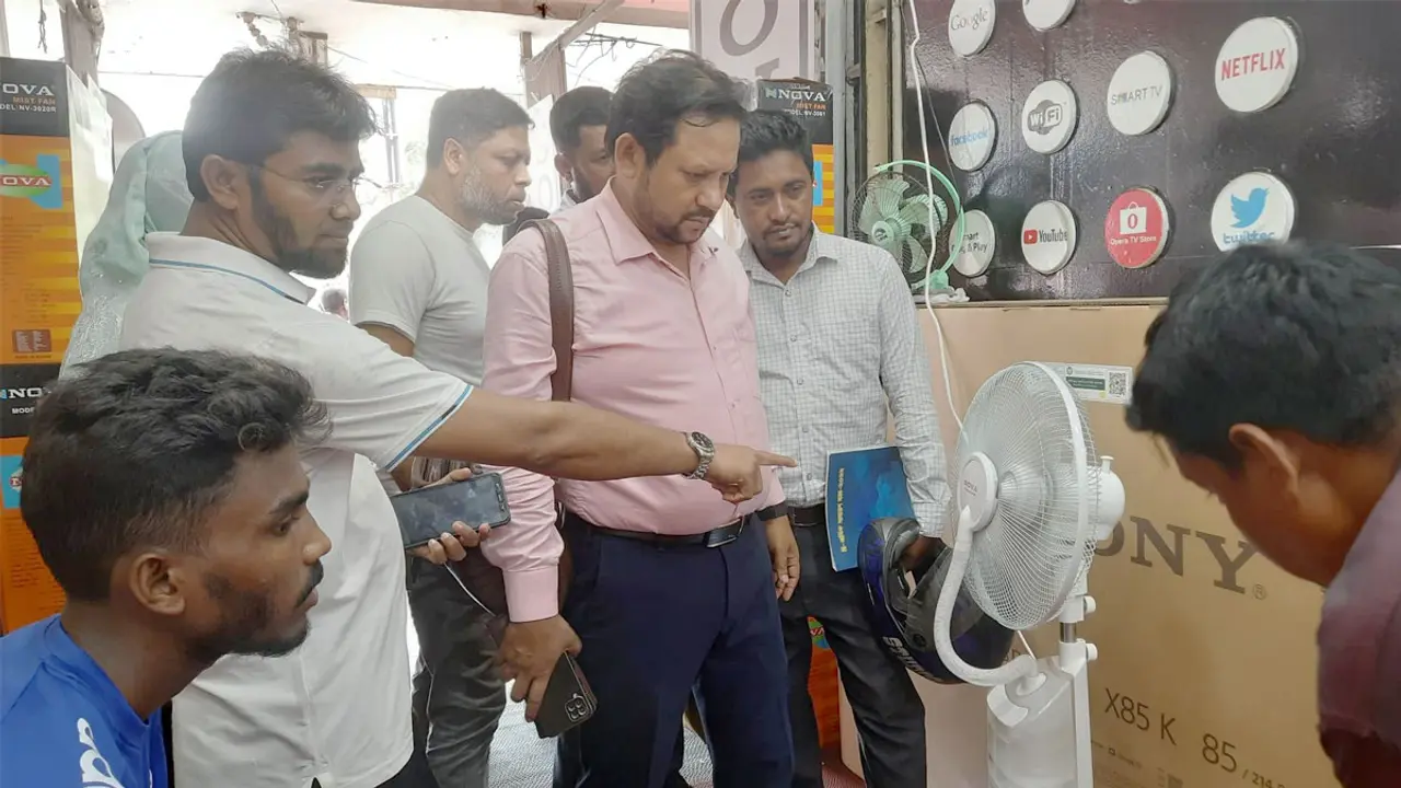 দাবদাহে ‘পৌষ মাস’ ফ্যান বিক্রেতাদের