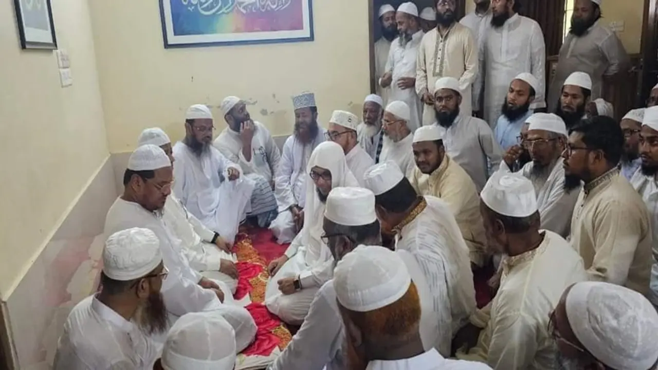 চরমোনাই পীরের পাশে জামায়াতে ইসলামী